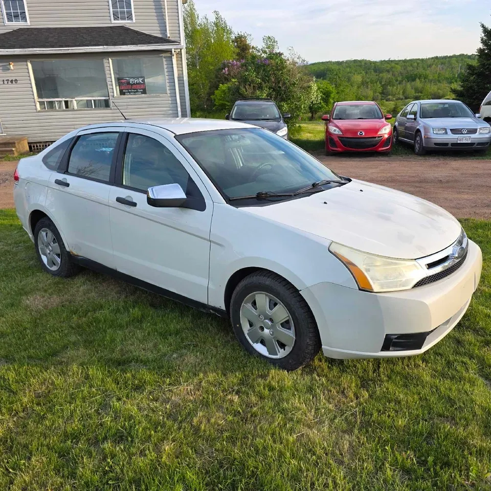 Ford Focus 2010 photo 3