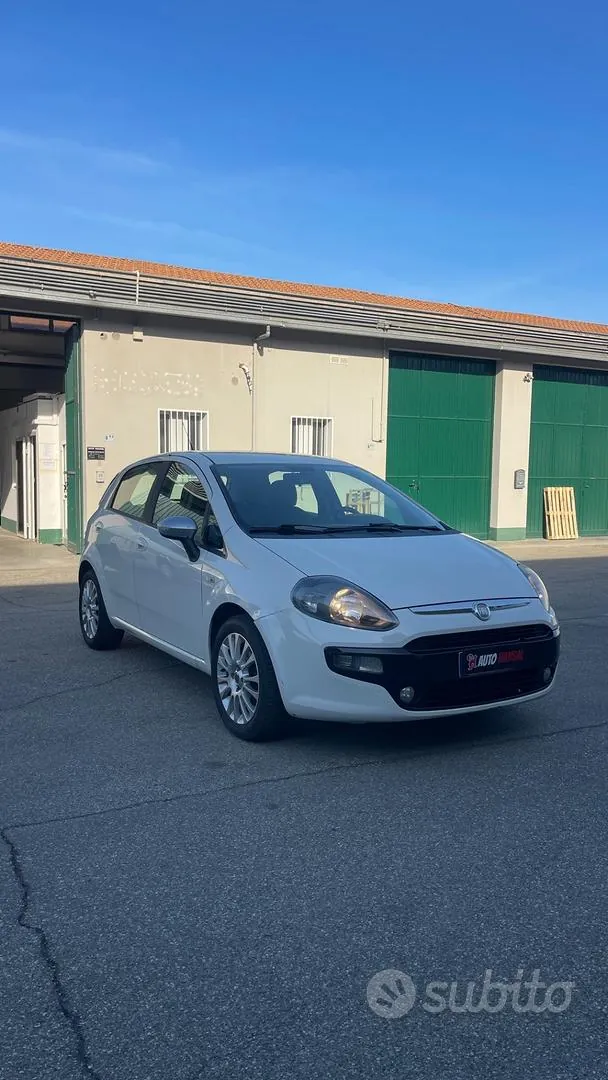 Fiat Punto Evo 2011 photo 2
