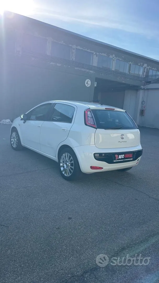 Fiat Punto Evo 2011 photo 3