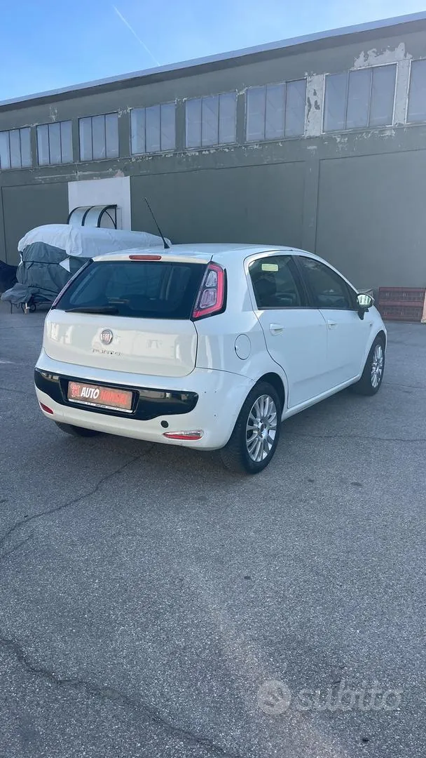 Fiat Punto Evo 2011 photo 4