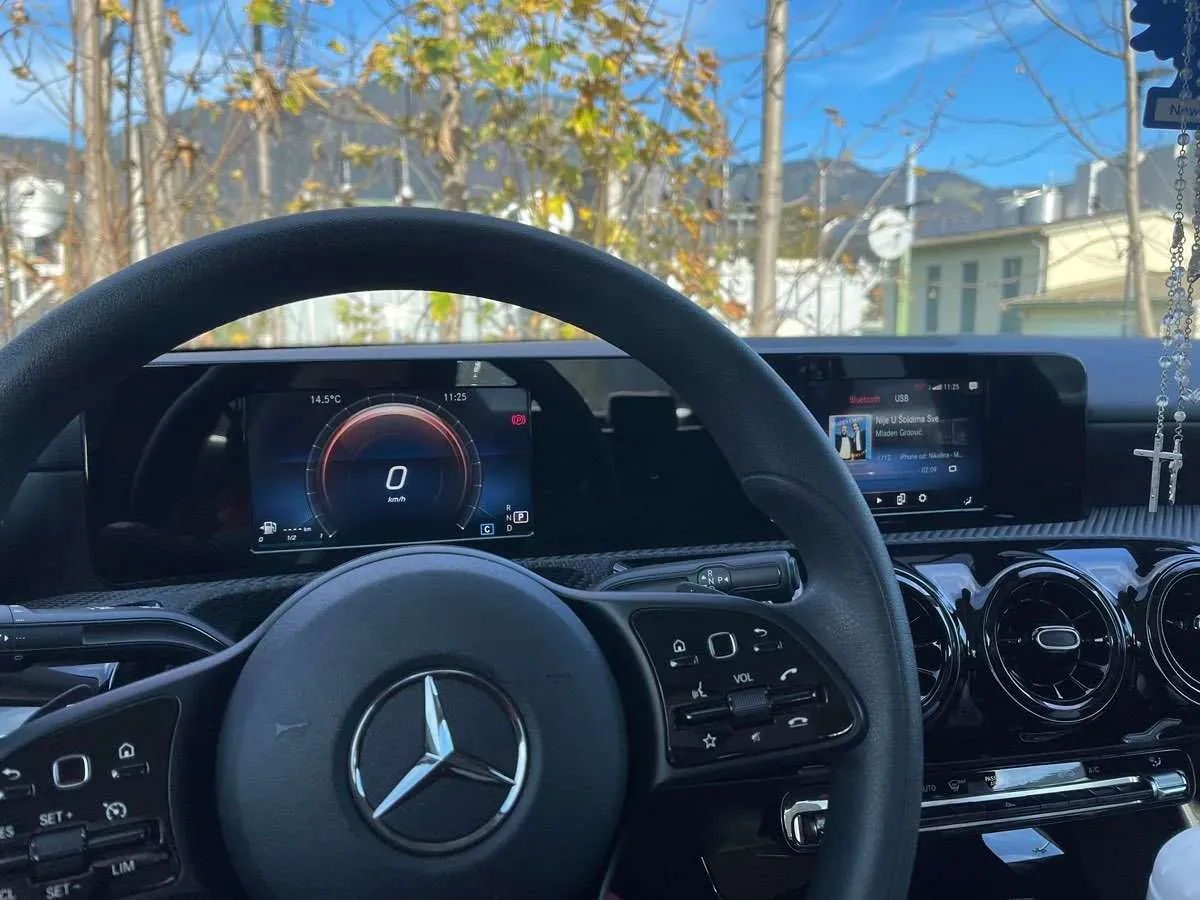 Mercedes-Benz Aklasse 2020 photo 3