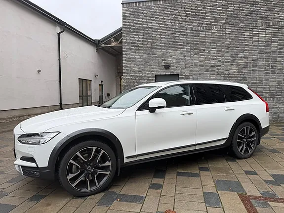Volvo V90 Cross Country