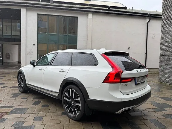Volvo V90 Cross Country 2020 photo 2