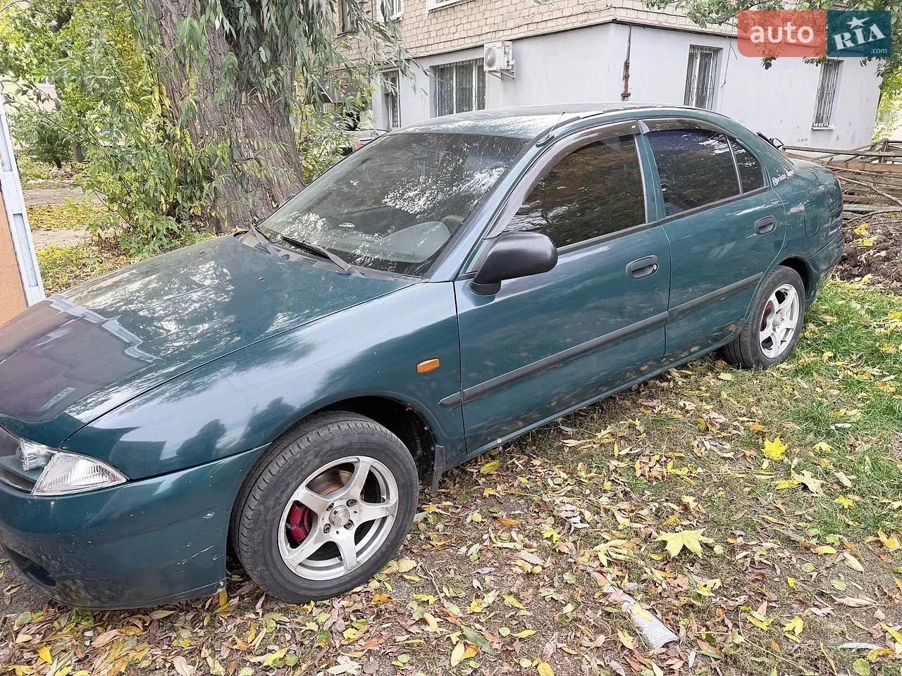 Mitsubishi Carisma 1998 photo 3