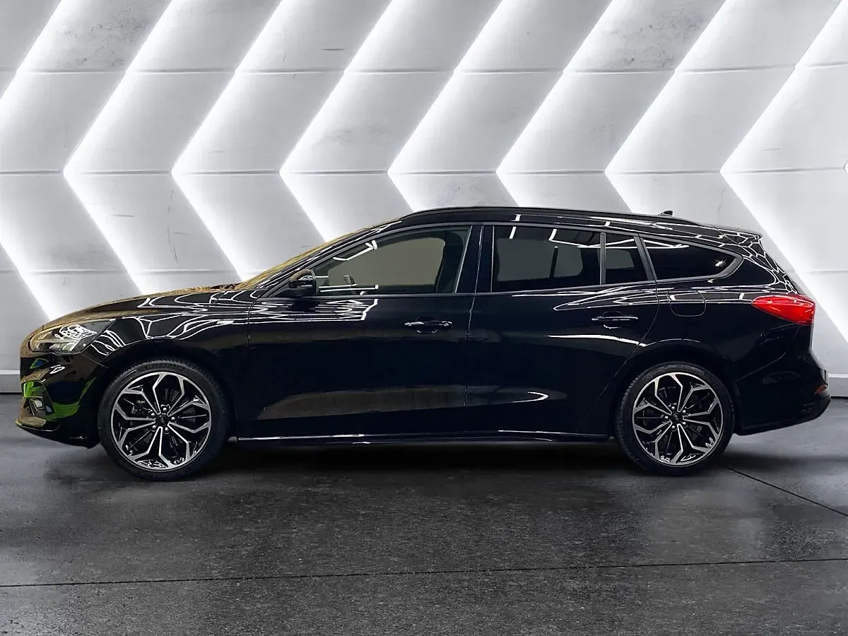 Ford Focus Traveller 2021 photo 2