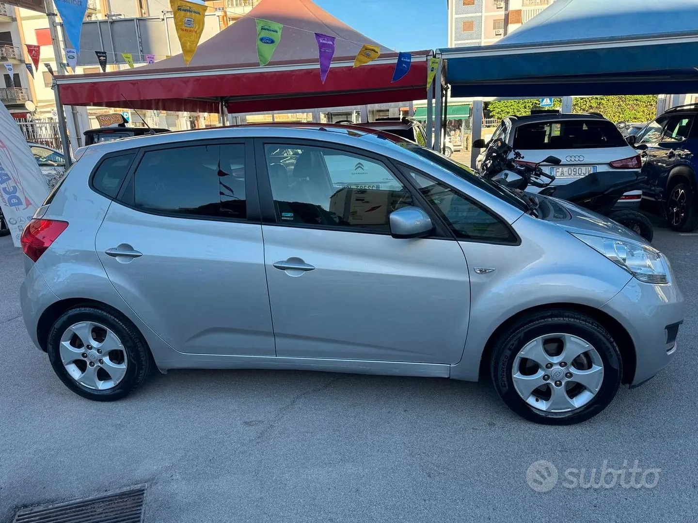 Kia Venga 2013 photo 5