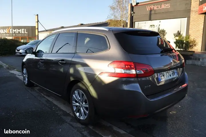 Peugeot 308 2017 photo 2