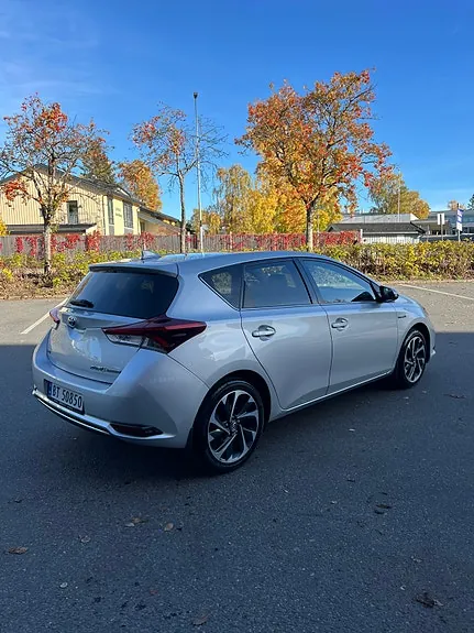 Toyota Auris 2016 photo 5