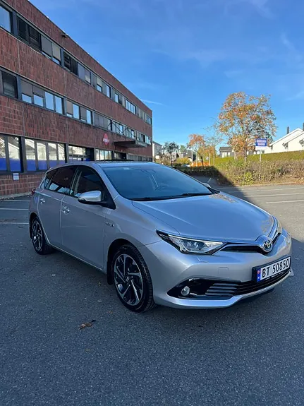 Toyota Auris 2016 photo 2