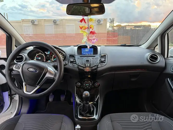 Ford Fiesta 2014 photo 5