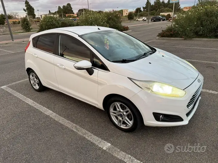 Ford Fiesta 2014 photo 3