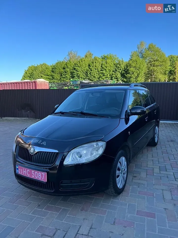 Skoda Fabia 2008 photo 5
