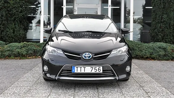 Toyota Auris 2013 photo 2