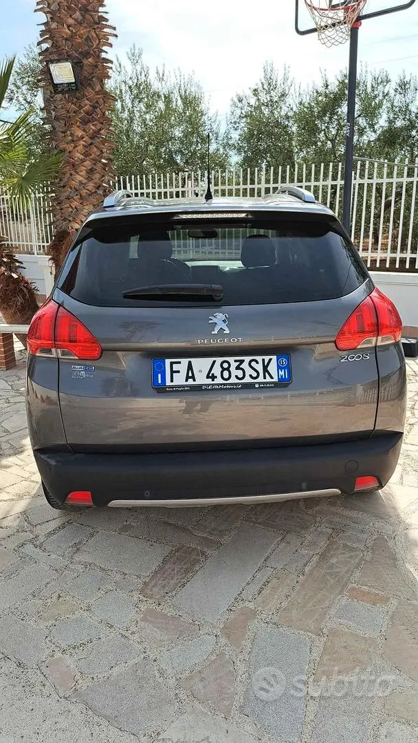 Peugeot 208 2015 photo 4