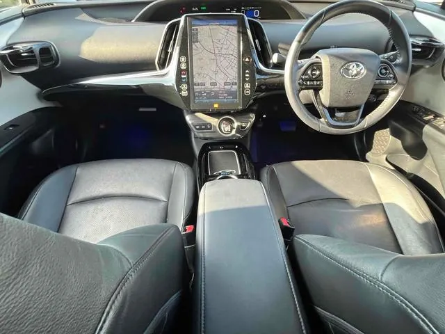 Toyota Prius 2017 photo 2