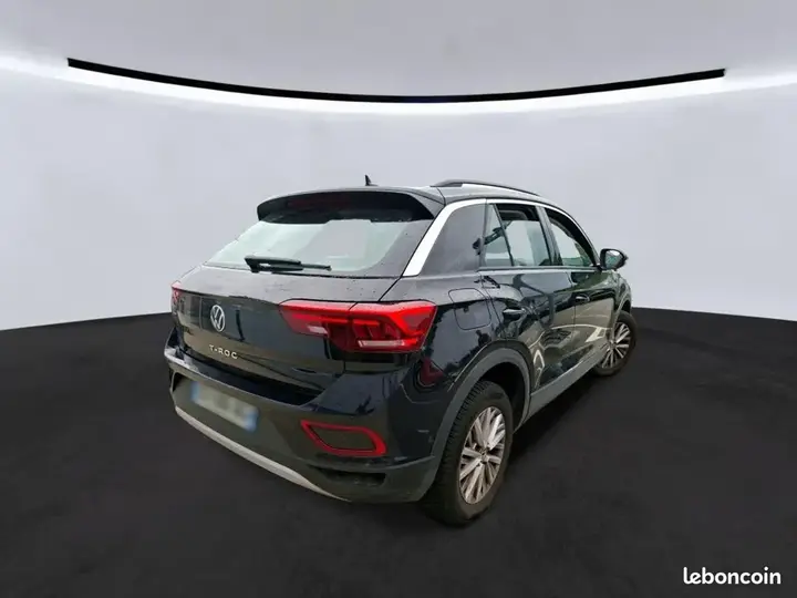 Volkswagen T-Roc 2023 photo 3