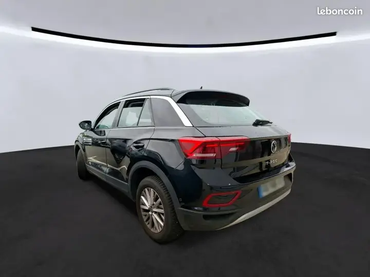 Volkswagen T-Roc 2023 photo 2
