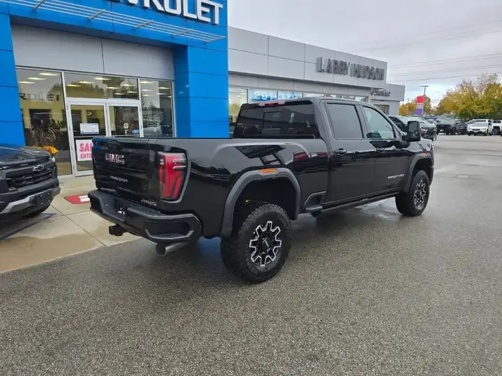 GMC Sierra 2500Hd 2026 photo 3