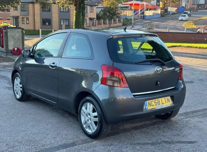 Toyota Yaris 2009 photo 3
