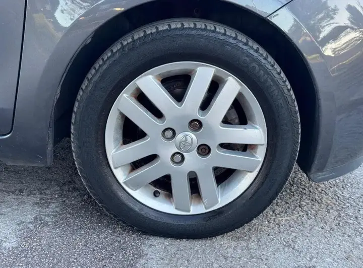 Toyota Yaris 2009 photo 4
