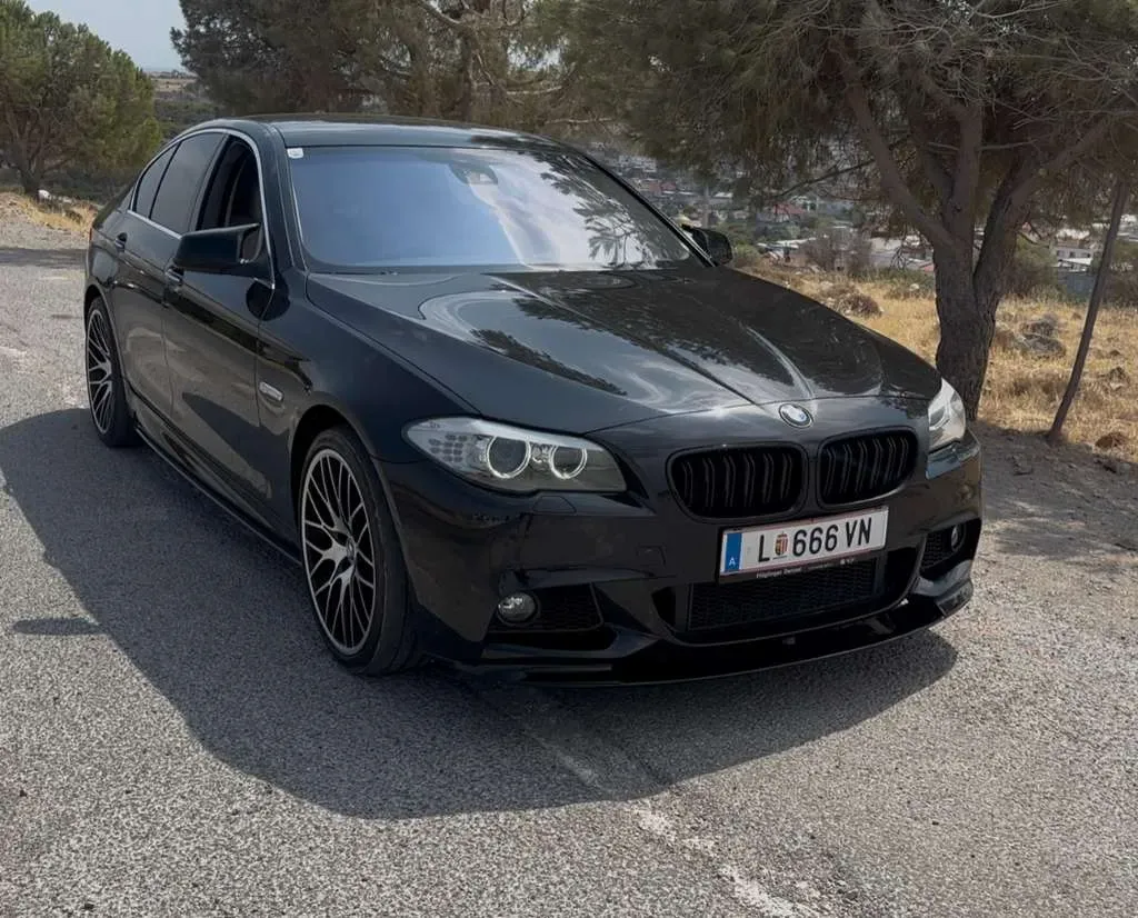 BMW 5 Series 2010 photo 2