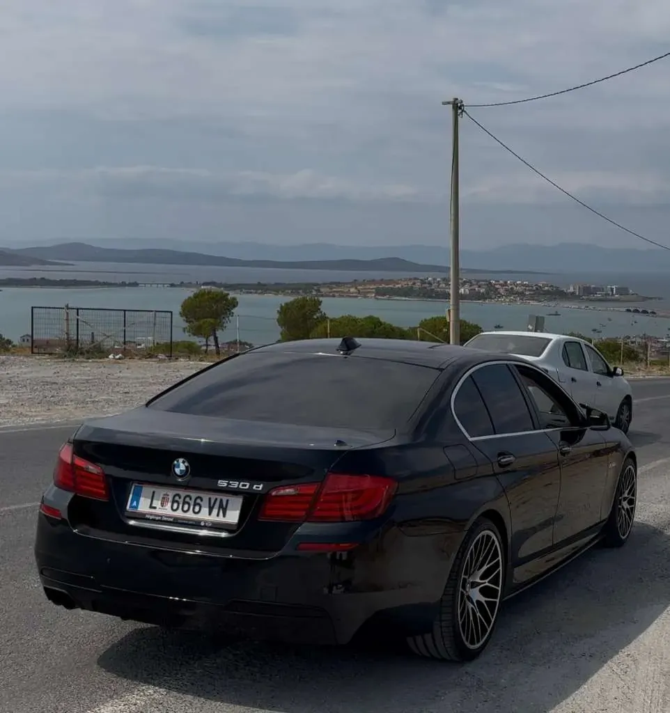 BMW 5 Series 2010 photo 3