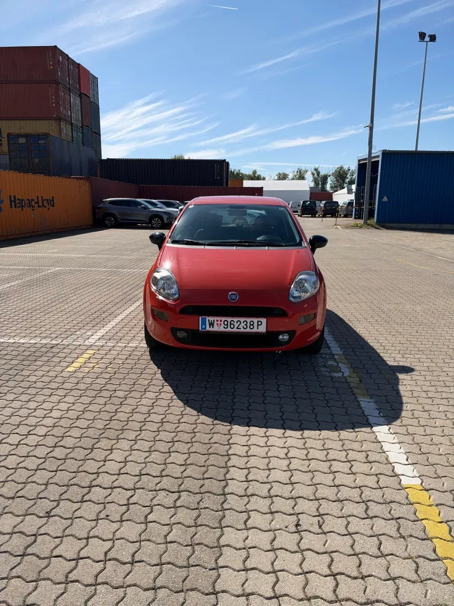 Fiat Grande Punto 2013 photo 3