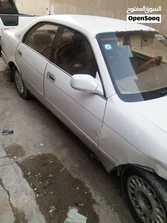 Toyota Crown 1993 photo 3