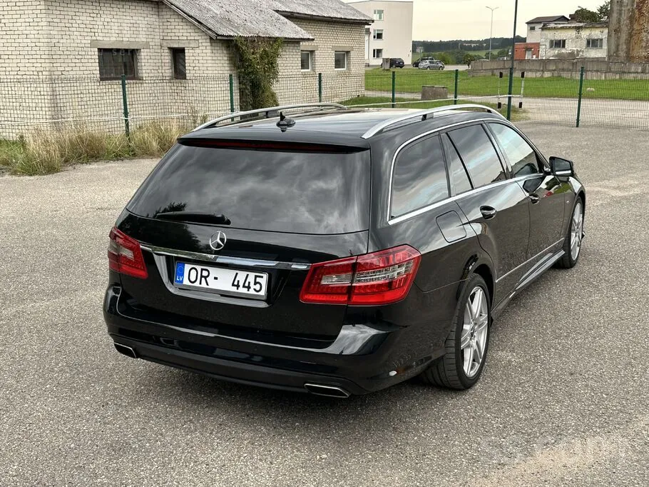 Mercedes-Benz E350 2011 photo 4