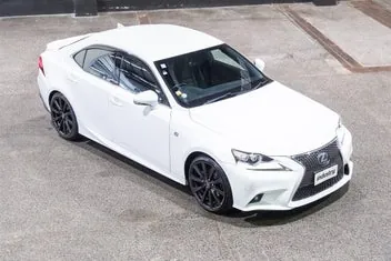 Lexus Is 300H 2014 photo 3