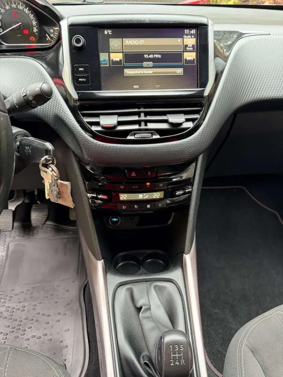 Peugeot 2008 2016 photo 3