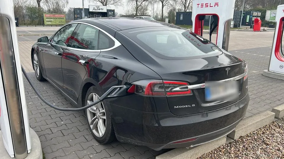 Tesla Model S