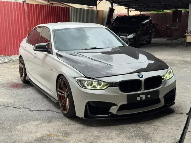 BMW 320I