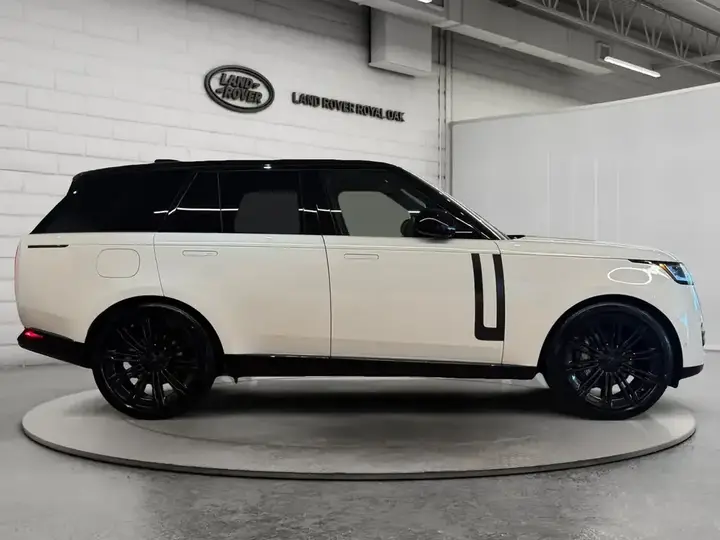 Land Rover Range Rover 2026 photo 4