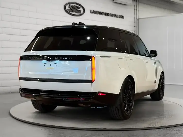 Land Rover Range Rover 2026 photo 5