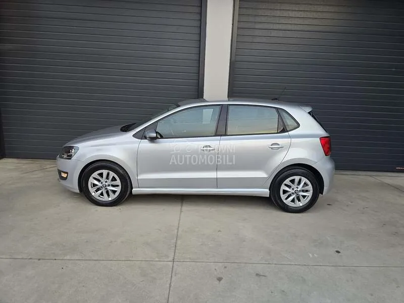 Volkswagen Polo 2015 photo 2