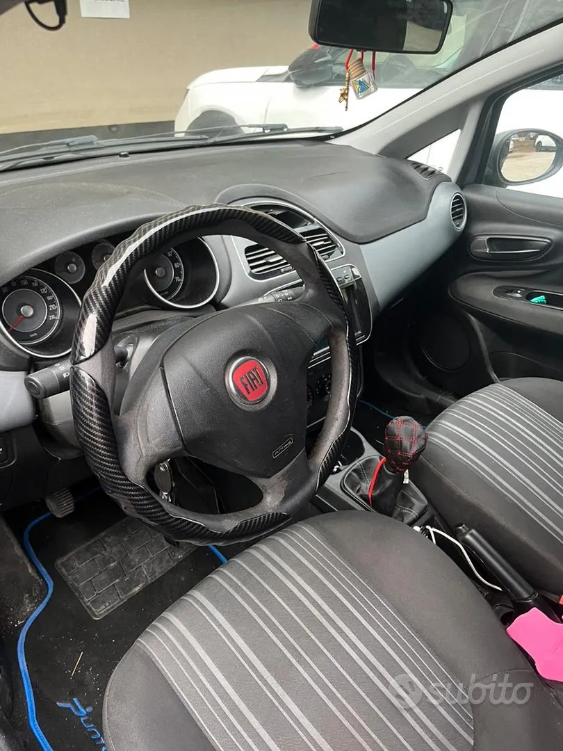 Fiat Punto Evo 2011 photo 4