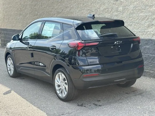 Chevrolet Bolt 2027 photo 4