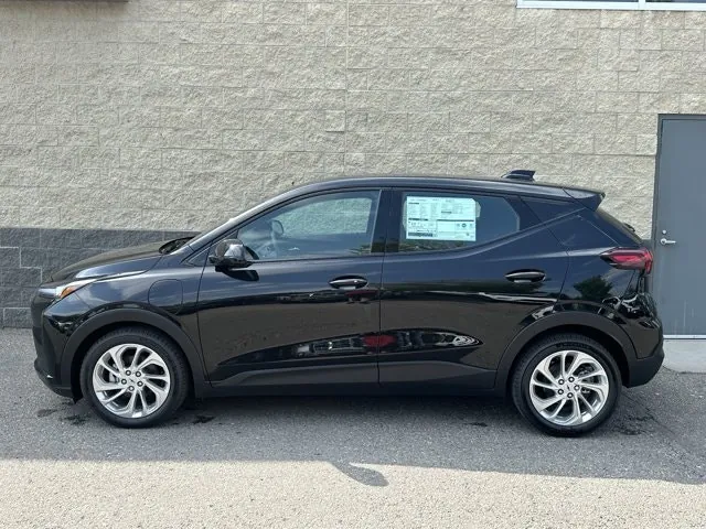 Chevrolet Bolt 2027 photo 3