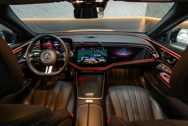 Mercedes-Benz E-Class 2024 photo 3
