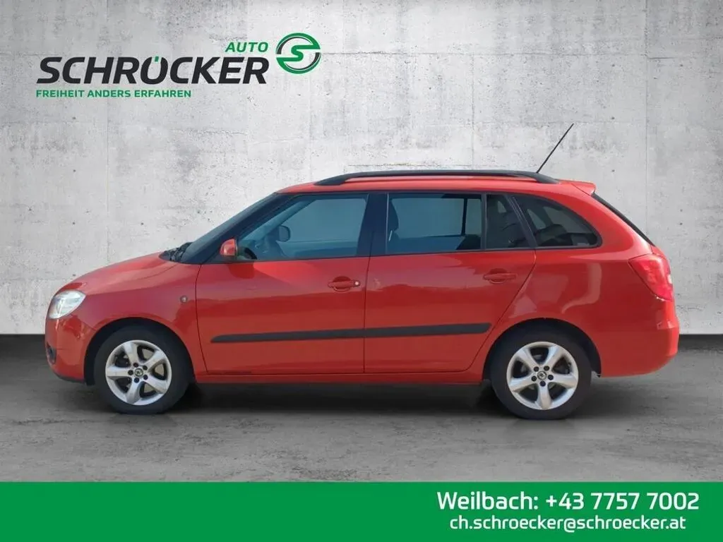 Skoda Fabia 2010 photo 2