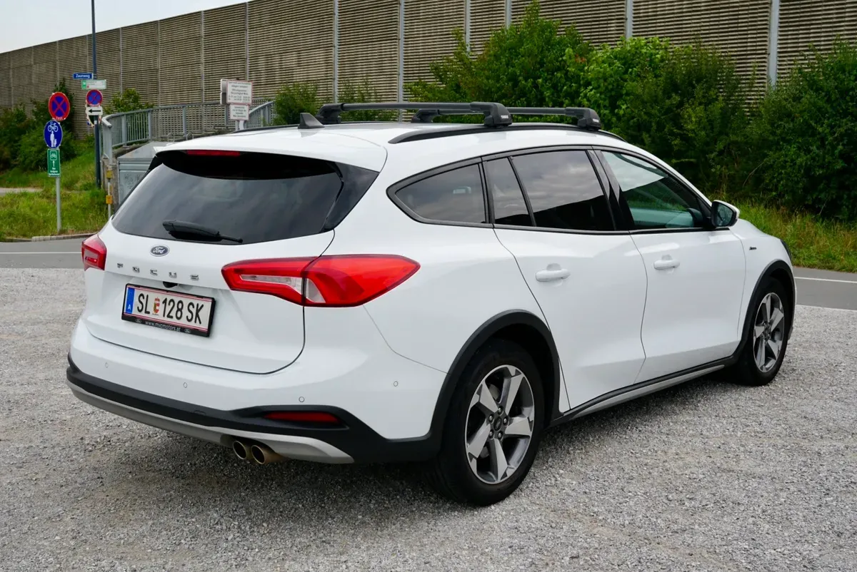 Ford Focus 2020 photo 2
