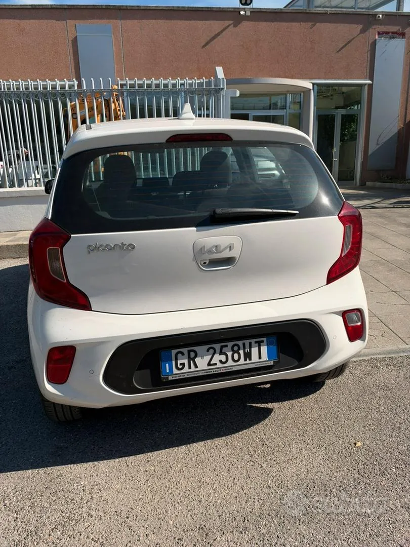 Kia Picanto 2023 photo 3