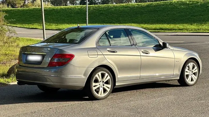 Mercedes-Benz C180