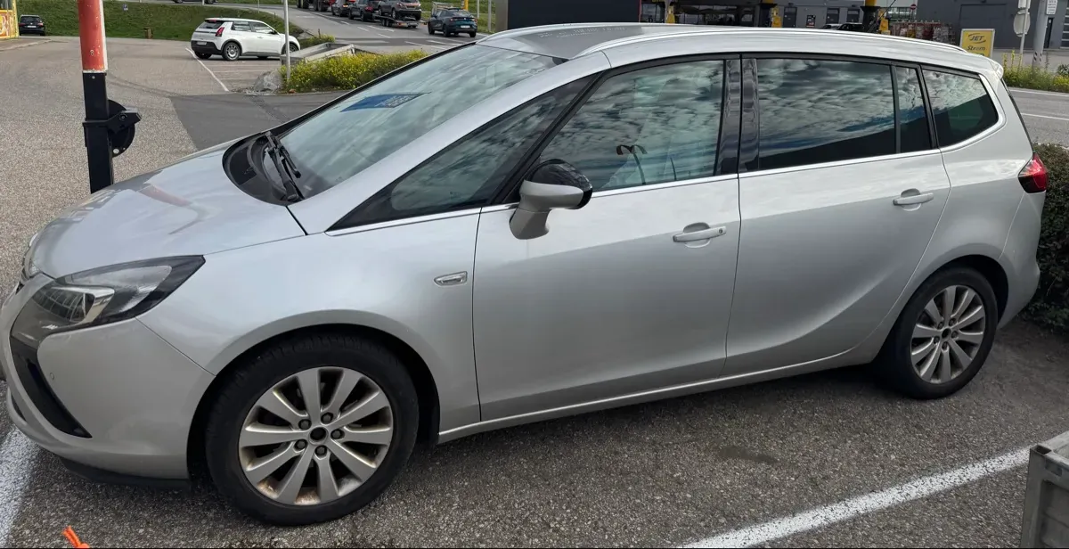 Opel Zafira Tourer 2013 photo 2
