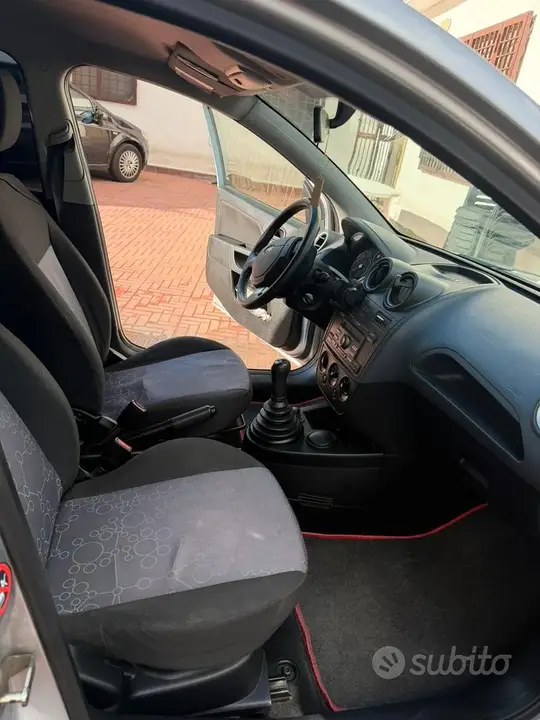 Ford Fiesta 2007 photo 5
