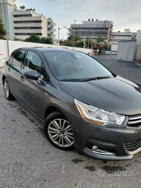 Citroen C4 2012 photo 2