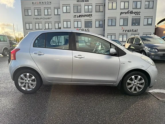 Toyota Yaris 2008 photo 4