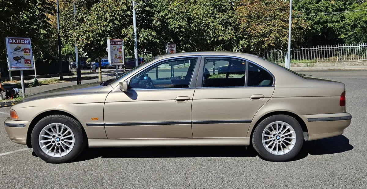 BMW 5 Series 2000 photo 2