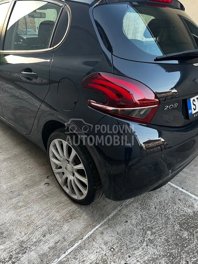 Peugeot 208 2018 photo 4